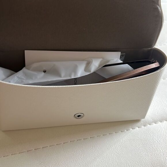 NWT Michael Kors 56mm cat eye sunglasses blush/camel - Picture 13 of 14